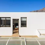 Famara Beach Apt * Famara