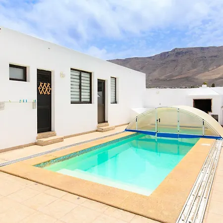 Famara Beach Apt Apartamento *
