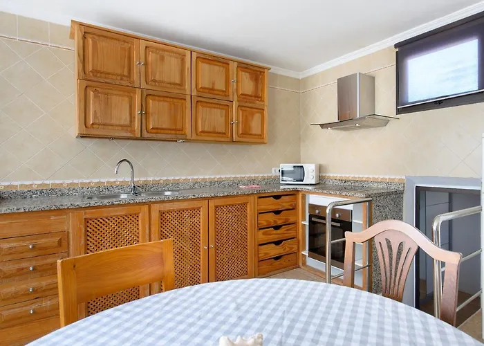 Famara Beach Apt 法马拉