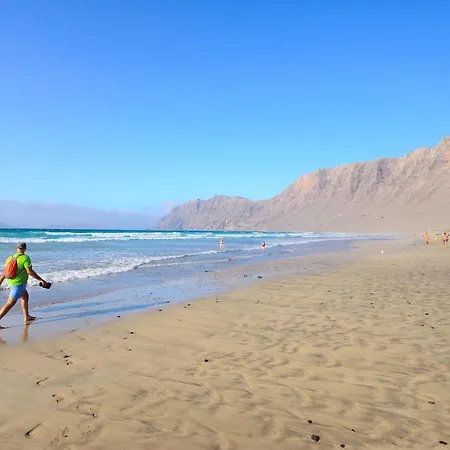 Famara Beach Apt * 法马拉