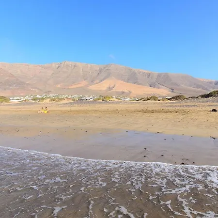 Famara Beach Apt * 法马拉