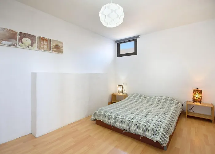 Famara Beach Apt * فامارا